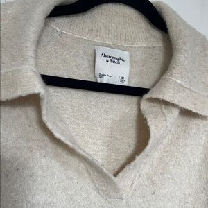 Abercrombie & Fitch Beige Sweater